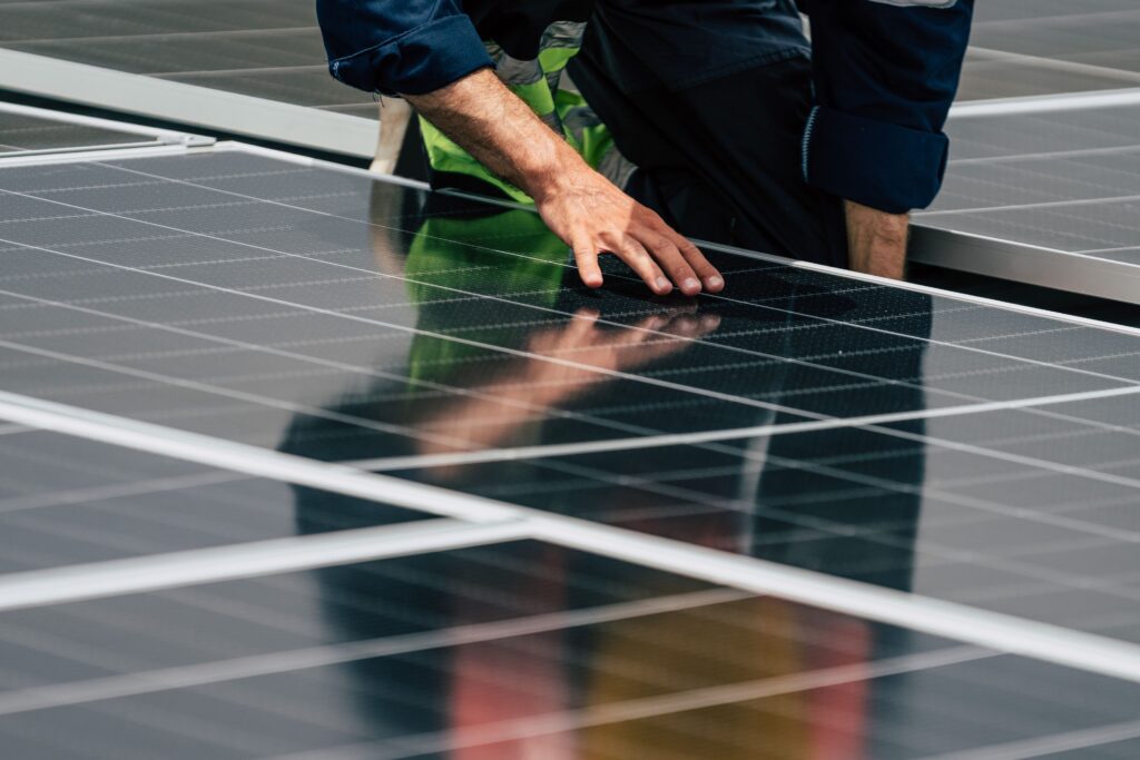 太陽光発電パネルのリサイクルについて徹底解説！今後の課題と対応策とは